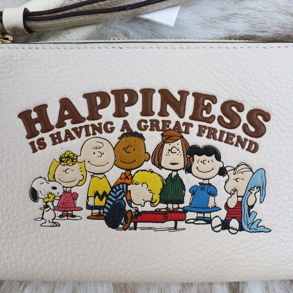 NWT Coach x Peanuts Corner Zip Wristlet CBP29 IMCAH Snoopy - Picture 3 of 10
